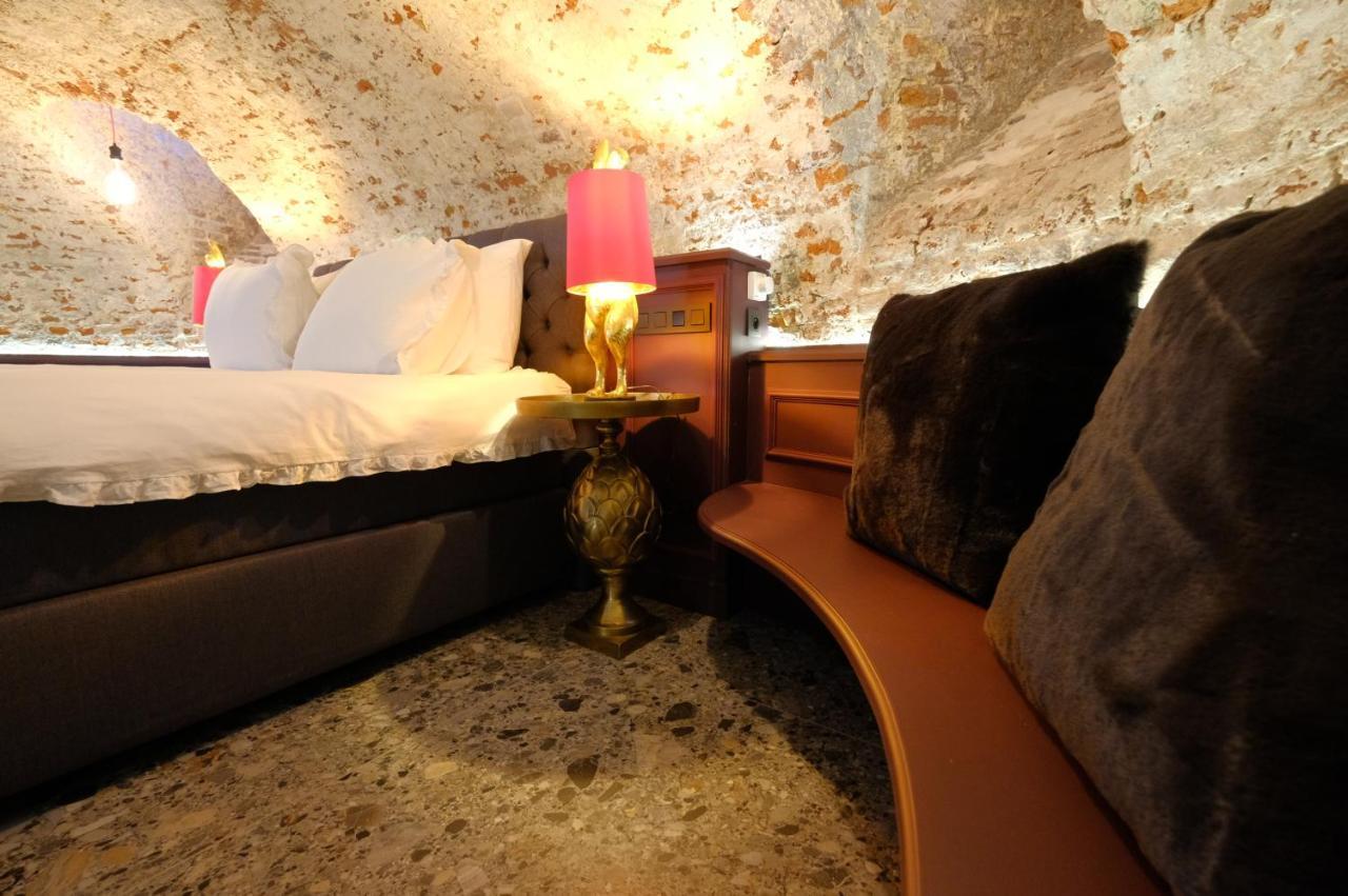 Bed and Breakfast Secret Jacuzzi Mons - Parking Prive Gratuit Exterior foto