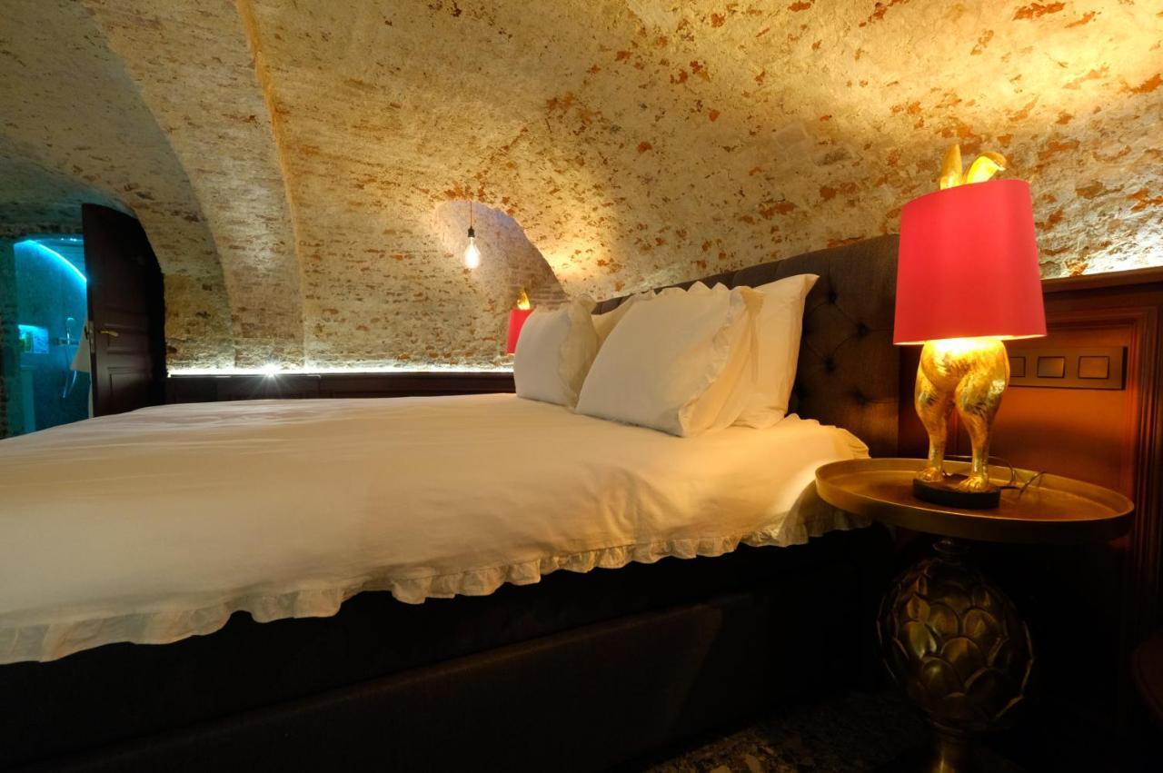 Bed and Breakfast Secret Jacuzzi Mons - Parking Prive Gratuit Exterior foto