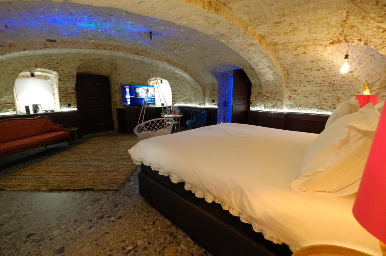 Bed and Breakfast Secret Jacuzzi Mons - Parking Prive Gratuit Exterior foto