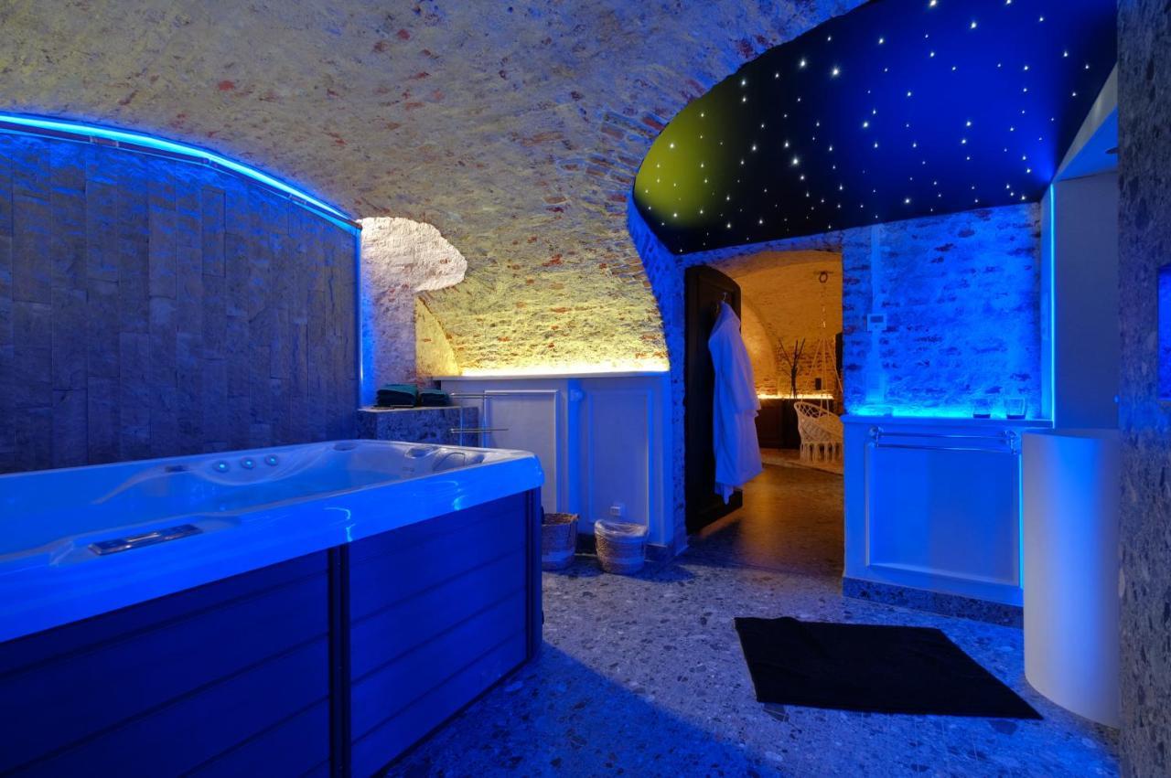 Bed and Breakfast Secret Jacuzzi Mons - Parking Prive Gratuit Exterior foto